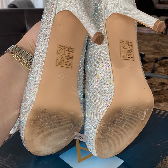 Heels with matching purse - Picture 11 of 15